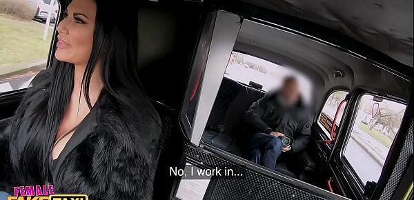  Female Fake Taxi Jasmine Jae fucks the Public Agent in her Taxi